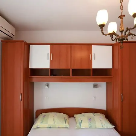 Appartement Pezo - With Sea View *